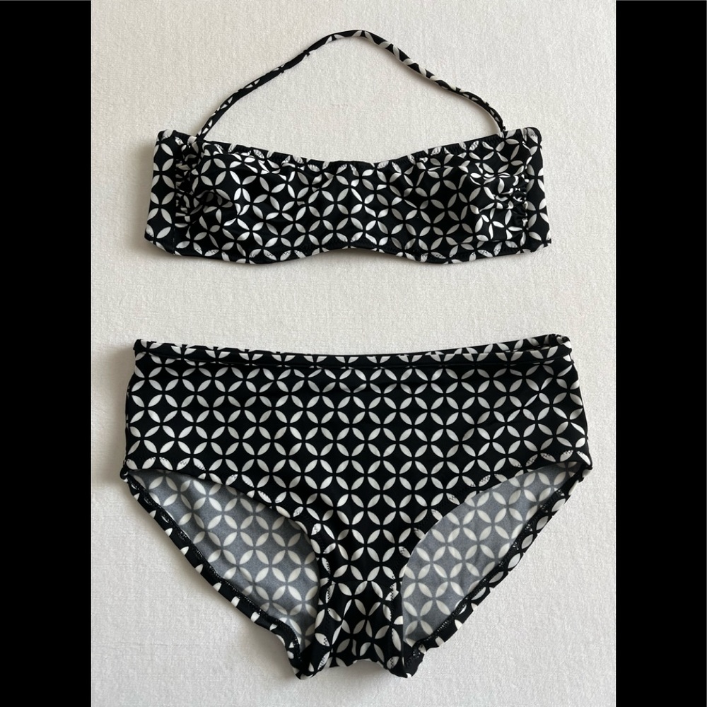 Black&White geometrical print VS bikini
